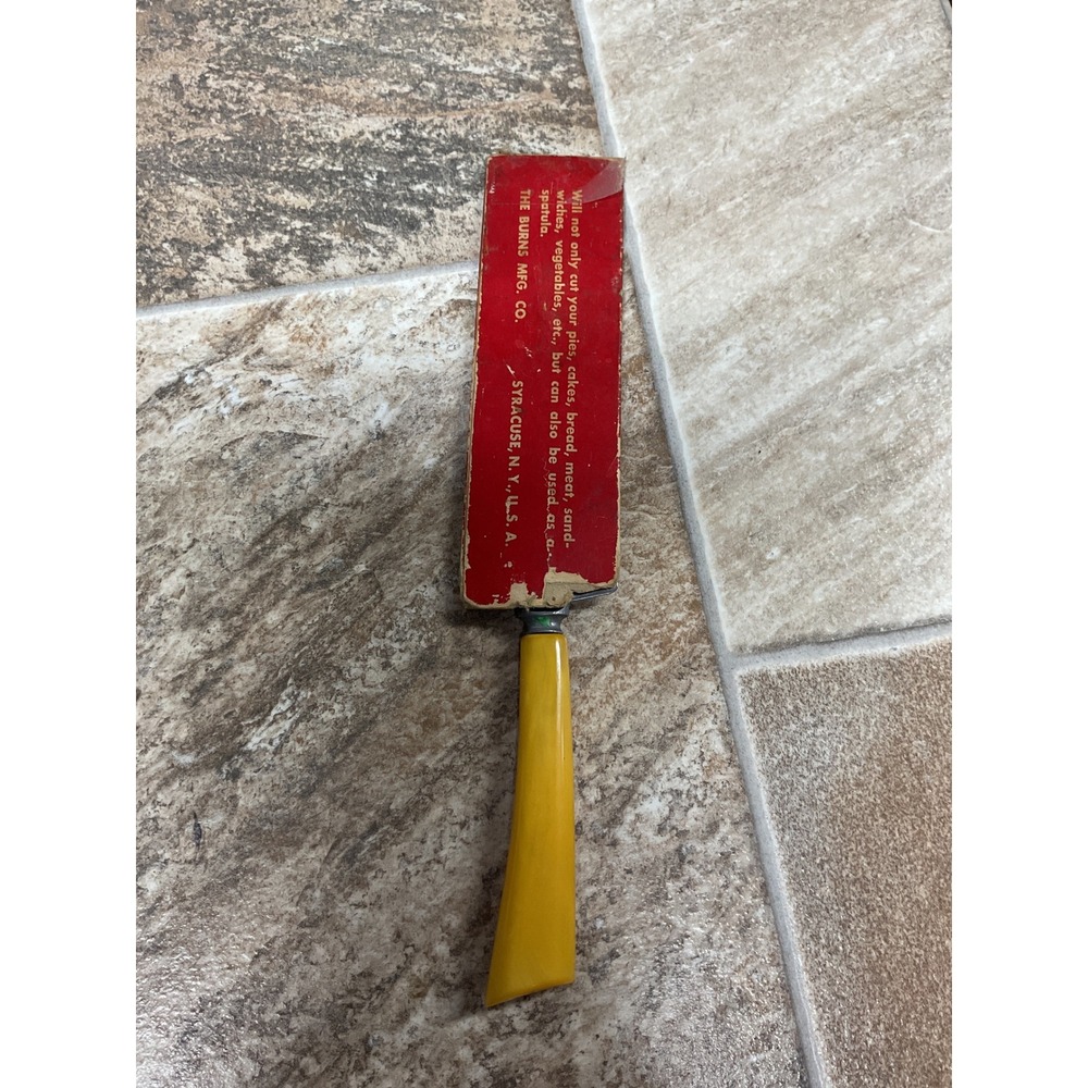 Vintage Burns Mfg Co No 325 Serrated Pie Cake Knife Spatula Yellow Handle USA
